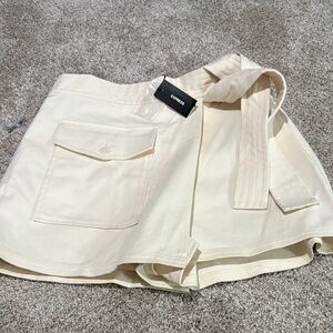 Express Women's Tan Cargo Shorts